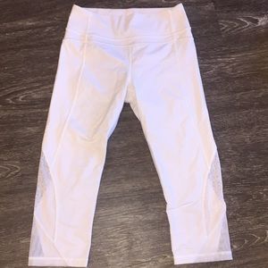 white lulu lemon crop leggings